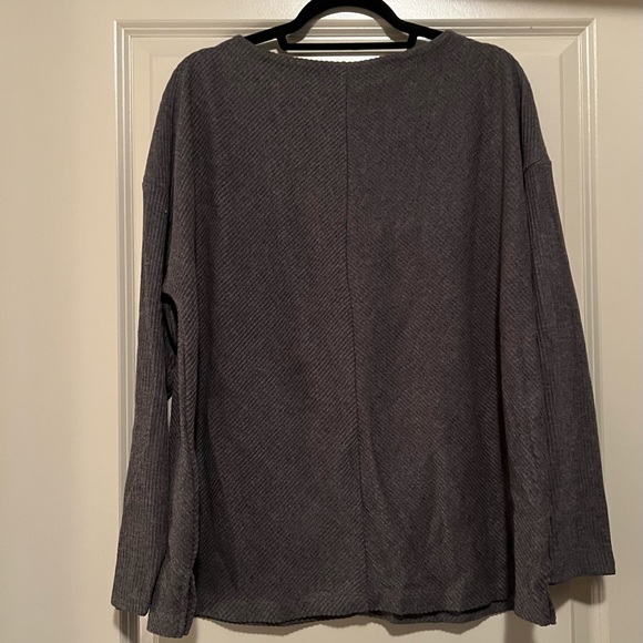 Gray pullover top - Picture 8 of 9
